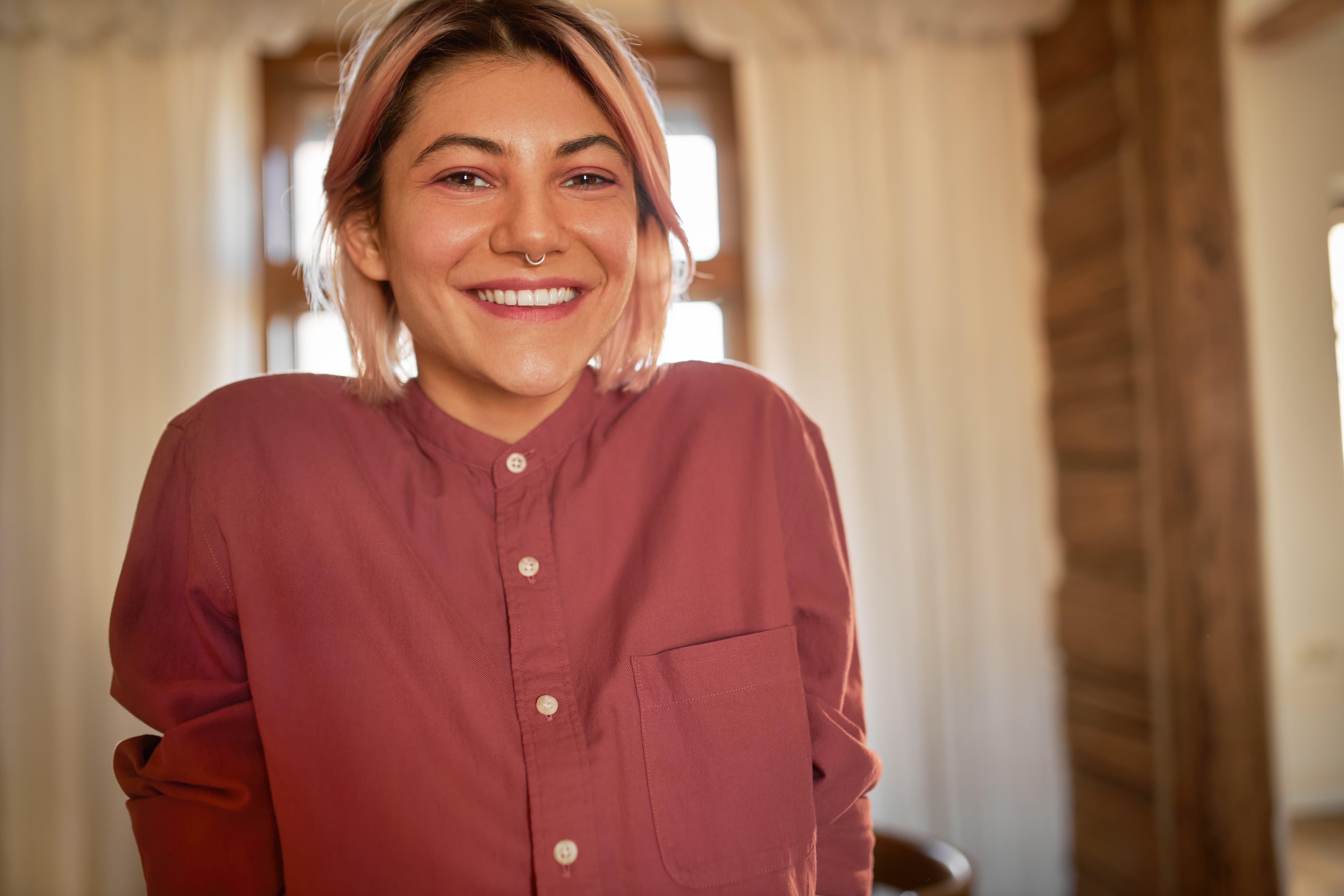 Reading dental wellness content